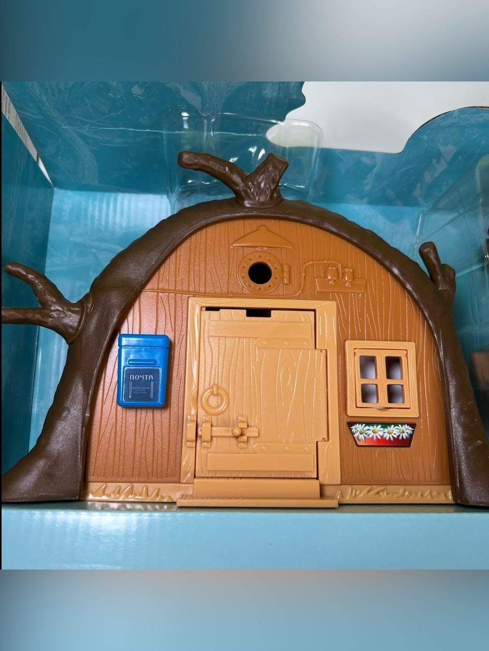 Masha and The Bear Playset Bear's House - Picture 3 of 6